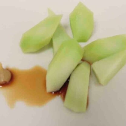 このショリショリ感めちゃ旨ですね！！初めて生で芯を食べました！
これは新種の野菜として発表しちゃいましょう！　←どこに発表？！
美味しかったです♪ごち様でした！